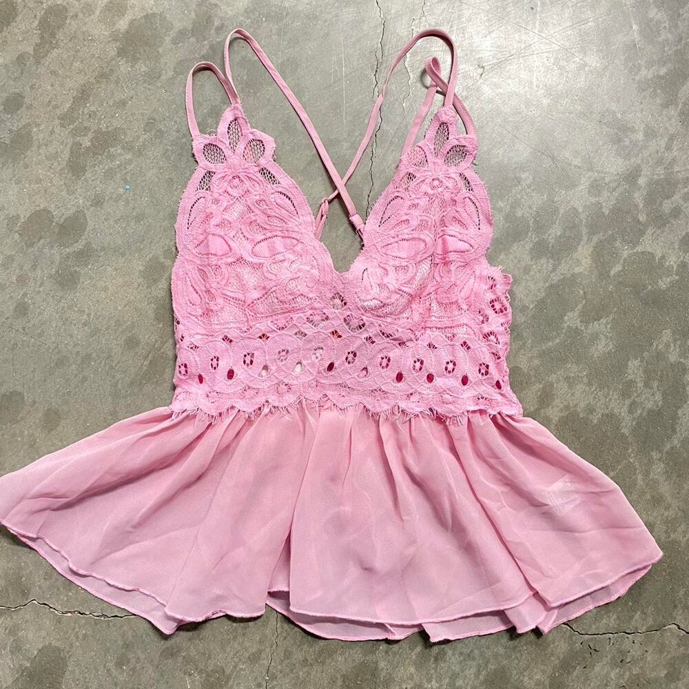 Pink lace top with adjustable